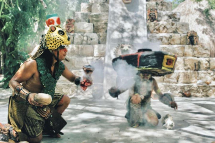 Island Tour in Cozumel Mayan Show: All Inclusive